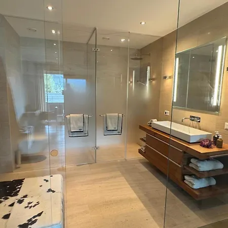 Апартаменти Alpine Luxury With Access To 5 Star